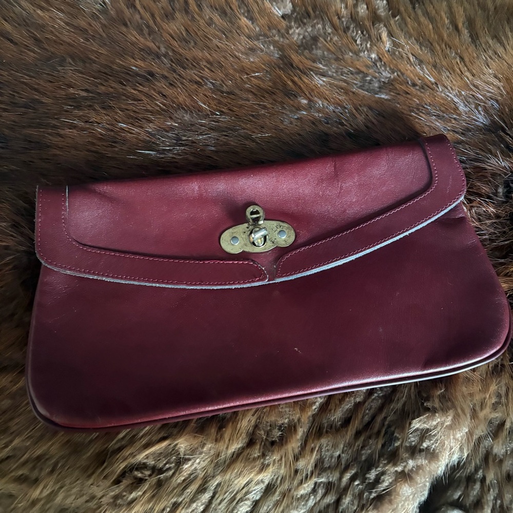 Vintage 1970s Etienne Aigner Clutch - Picture 4 of 11